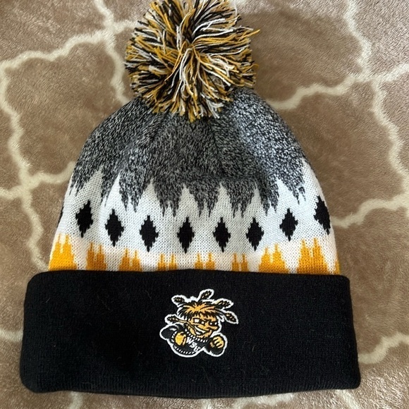 Accessories - BNWT Witchita yellow jackets pom pom hat black yellow white
